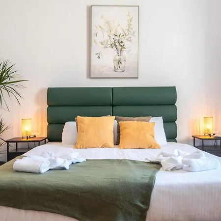 Aaa & With Free Private Parking Apartamento