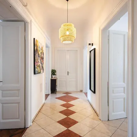 Apartamento Aaa & With Free Private Parking
