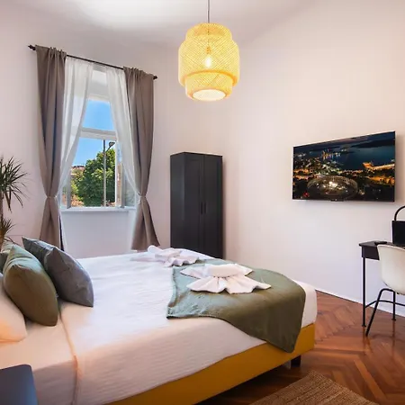 Aaa & With Free Private Parking Apartamento *