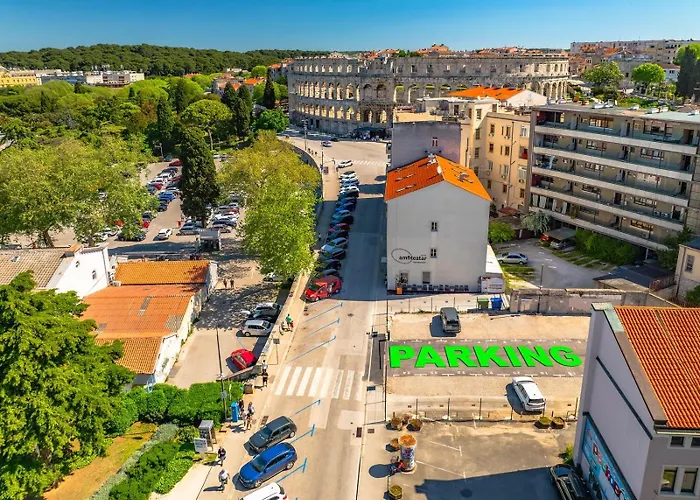 Aaa & With Free Parking Pula
